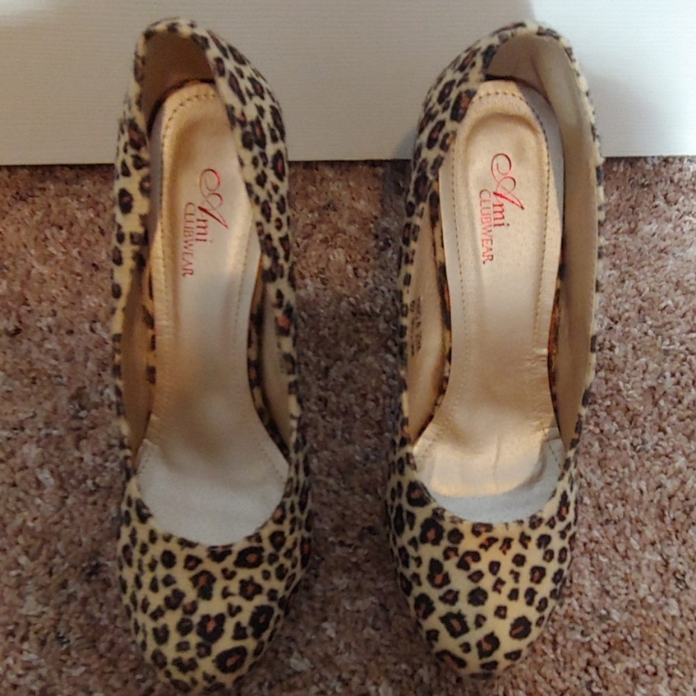 Ami Clubwear Cheetah Print Heels